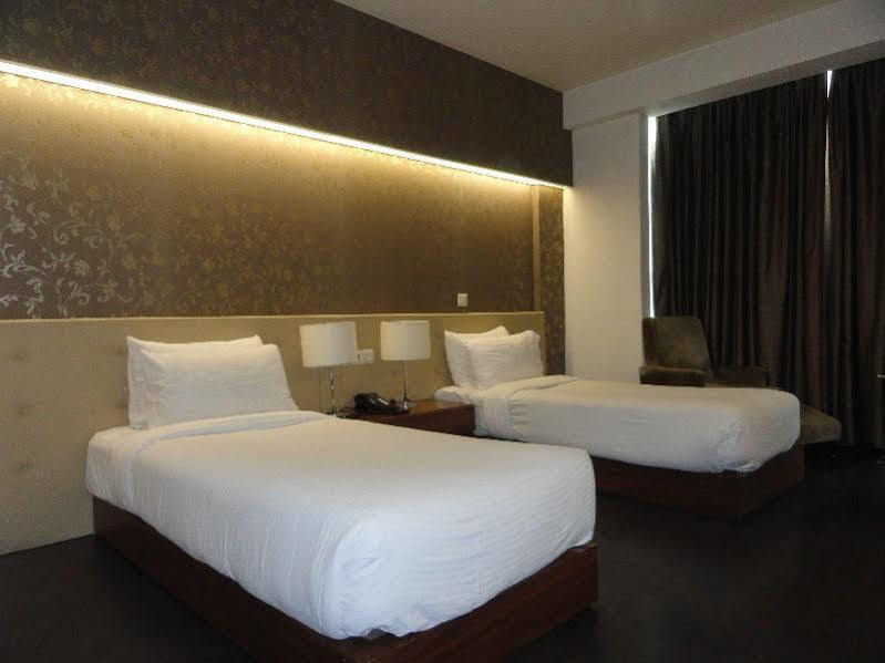 Fabhotel Prime Sage होटल New Delhi